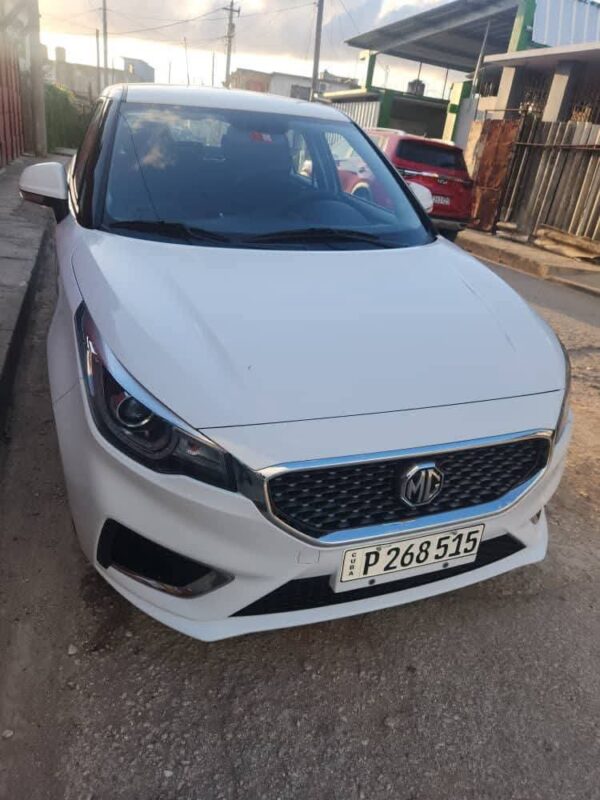 MG 3 2024 blanco y azul